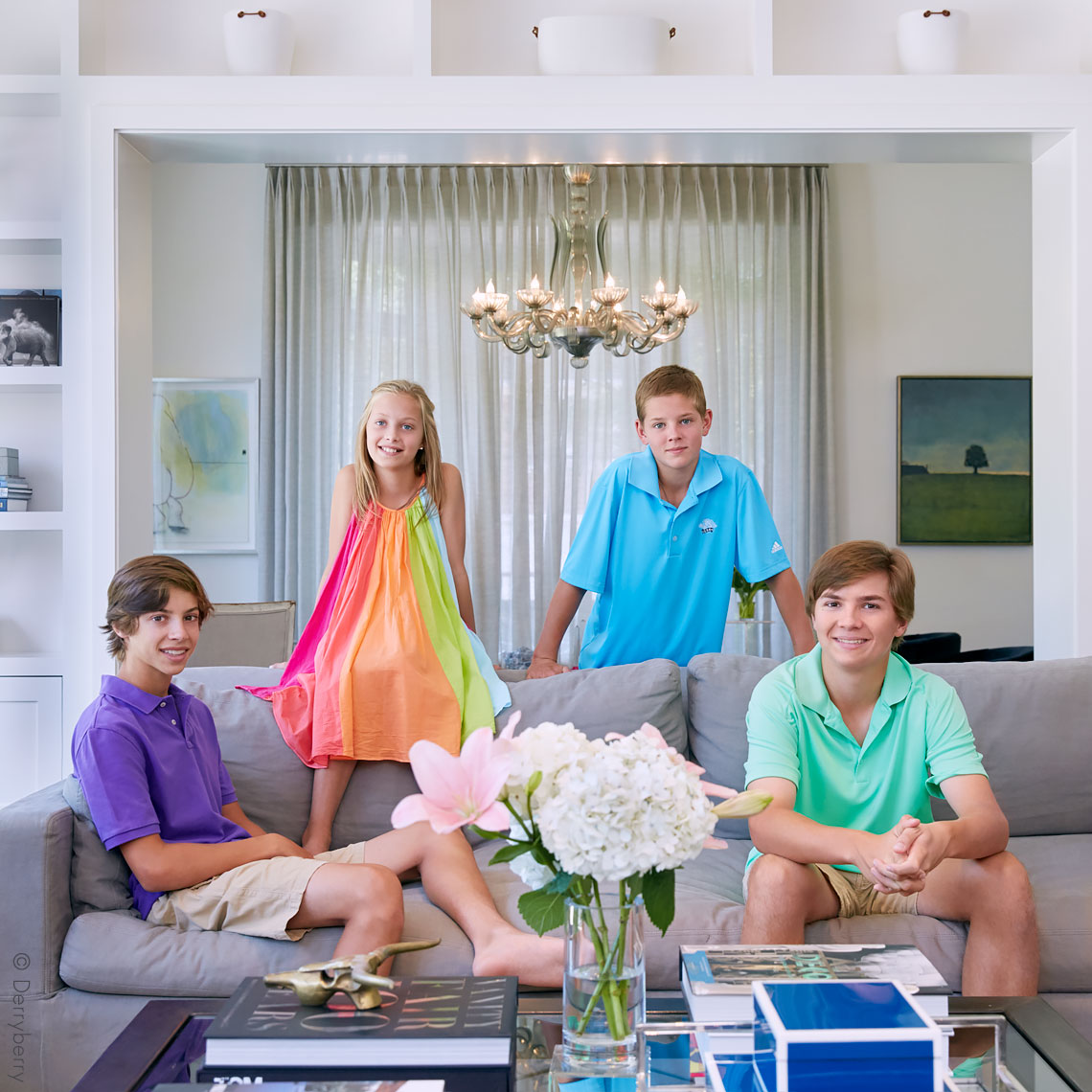 Sibling family portrait of children sitting on the sofa in colorful clothes portraiture, photographer, Dallas, Texas