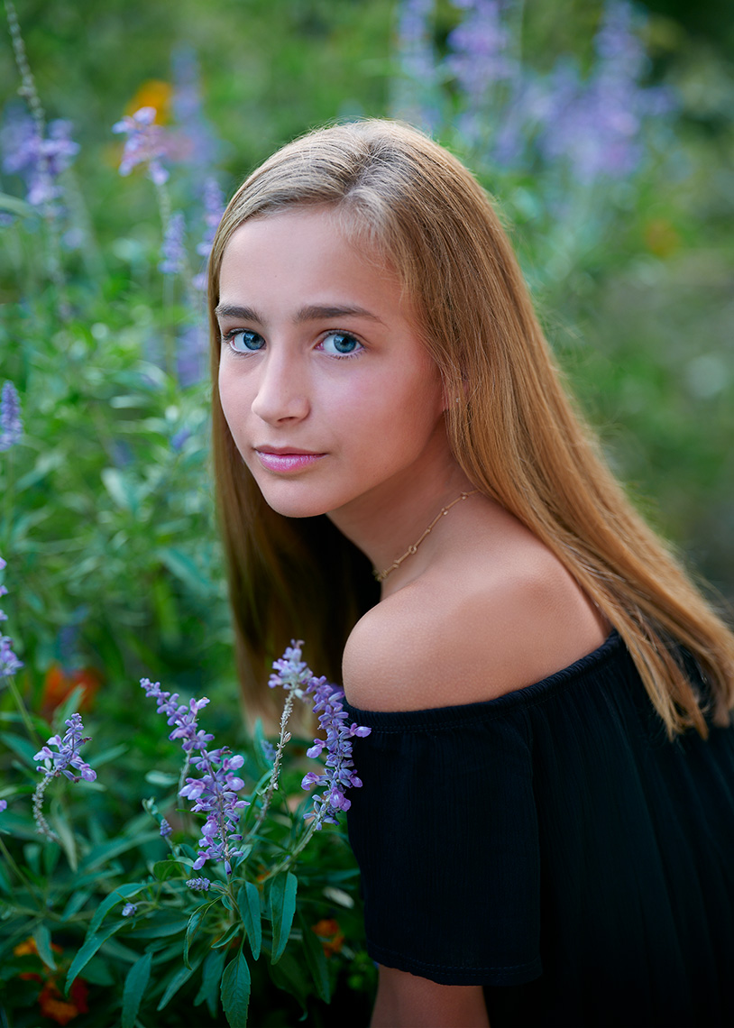 Portrait of teen girl, Ellis Rhodes, on  location in Dallas Texas, by photographer, John Derryberry Photography