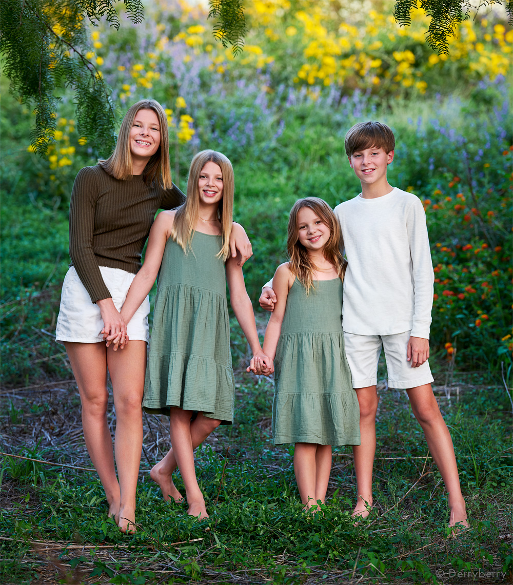 Hinze family children informal color portrait on location outside in Dallas, Texas