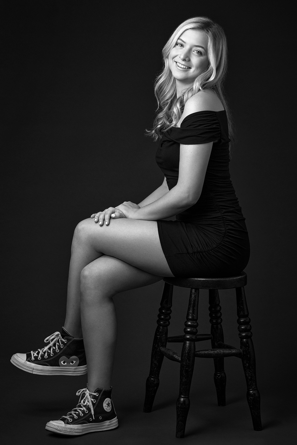 Senior picture in black and white of Grace Worsham, ESD High School in Dallas, Texas